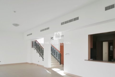 Villa in Nadd Al Sheba, Dubai 4 bedrooms, 354 sq.m. № 73891 - photo 4