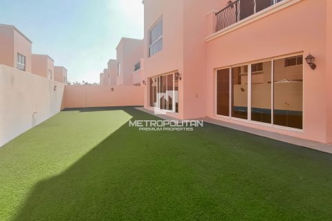 Villa in Nadd Al Sheba, Dubai 4 bedrooms, 354 sq.m. № 73891 - photo 18