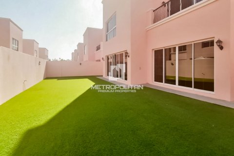 Villa in Nadd Al Sheba, Dubai 4 bedrooms, 354 sq.m. № 73891 - photo 19