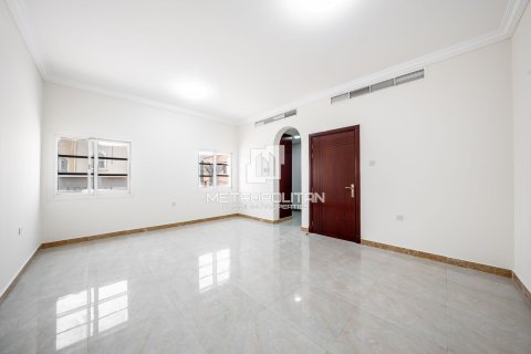 Villa en Al Barsha, Dubai, 9 dormitorios, 762 m², № 73514 - foto 4