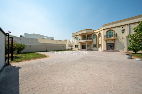 Villa en Al Barsha, Dubai, 9 dormitorios, 762 m², № 73514 - foto 2
