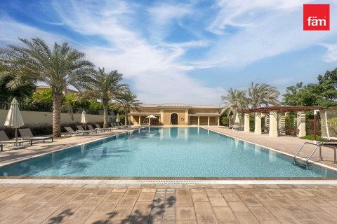 Villa en Dubai, 4 dormitorios, 457.2 m², № 64240 - foto 3