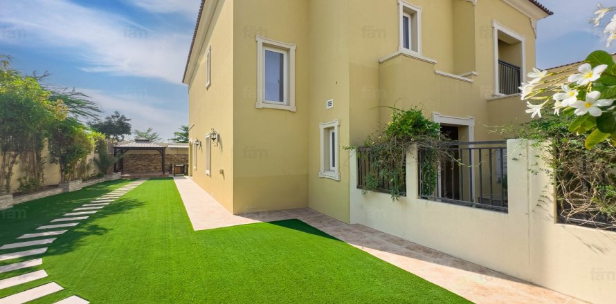 Villa en Dubai, 4 dormitorios, 457.2 m², № 64240