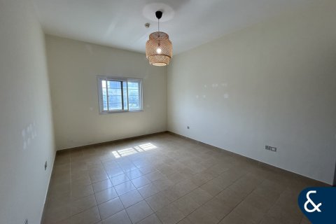 Снять в аренду таунхаус в Jumeirah Village Triangle, Дубай: 3 спальни, 240м², № 98802 - фото 11