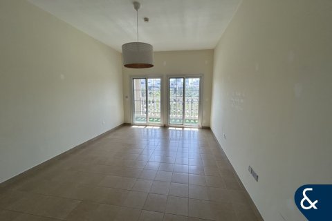 Снять в аренду таунхаус в Jumeirah Village Triangle, Дубай: 3 спальни, 240м², № 98802 - фото 7