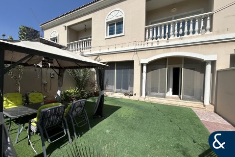 Снять в аренду таунхаус в Jumeirah Village Triangle, Дубай: 3 спальни, 240м², № 98802 - фото 14