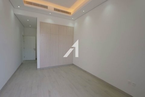 Villa in Dubai 4 bedrooms, 218.1 sq.m. № 42461 - photo 11