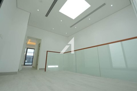 Villa in Dubai 4 bedrooms, 218.1 sq.m. № 42461 - photo 8