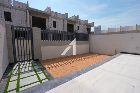 Villa in Dubai 4 bedrooms, 218.1 sq.m. № 42461 - photo 23