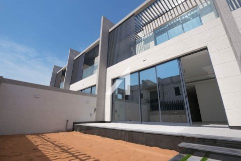 Villa in Dubai 4 bedrooms, 218.1 sq.m. № 42461 - photo 1