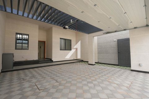 Villa in Dubai 4 bedrooms, 218.1 sq.m. № 42461 - photo 24