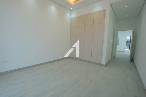 Villa in Dubai 4 bedrooms, 218.1 sq.m. № 42461 - photo 9