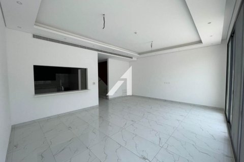 Villa in Dubai 4 bedrooms, 218.1 sq.m. № 42461 - photo 12