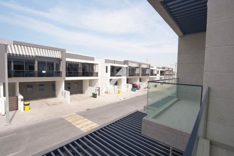 Villa in Dubai 4 bedrooms, 218.1 sq.m. № 42461 - photo 2