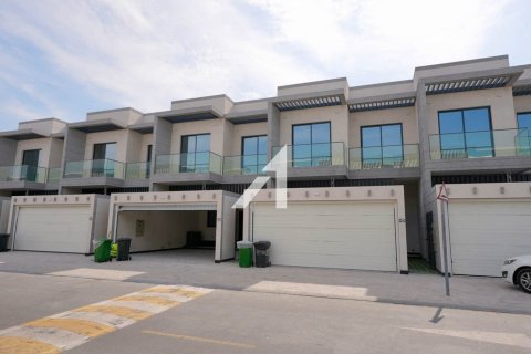 Villa in Dubai 4 bedrooms, 218.1 sq.m. № 42461 - photo 25