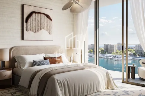 Apartment in Dubai 4 bedrooms, 269 sq.m. № 69900 - photo 2