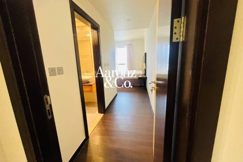 Apartment in Jumeirah Beach Residence, Dubai 3 bedrooms, 198 sq.m. № 121166 - photo 7