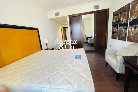 Apartment in Jumeirah Beach Residence, Dubai 3 bedrooms, 198 sq.m. № 121166 - photo 2