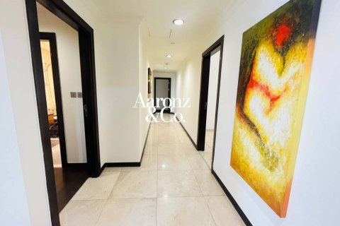 Apartment in Jumeirah Beach Residence, Dubai 3 bedrooms, 198 sq.m. № 121166 - photo 10