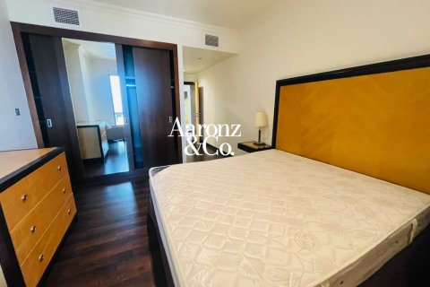Apartment in Jumeirah Beach Residence, Dubai 3 bedrooms, 198 sq.m. № 121166 - photo 4