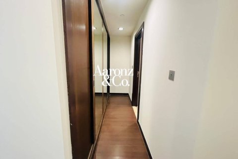 Apartment in Jumeirah Beach Residence, Dubai 3 bedrooms, 198 sq.m. № 121166 - photo 12