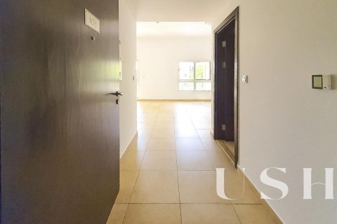 Купить квартиру в Dubai Land, Дубай: 3 спальни, 139м², № 39567 - фото 2