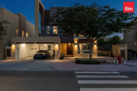 Villa en Al Barsha, Dubai, 4 dormitorios, 354 m², № 95416 - foto 9