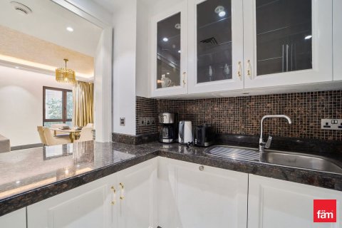 Снять в аренду квартиру в Old Town, Дубай: 2 спальни, 129.5м², № 95413 - фото 13