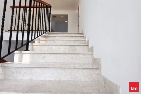 Villa en Al Barsha, Dubai, 5 dormitorios, 735.8 m², № 95418 - foto 5