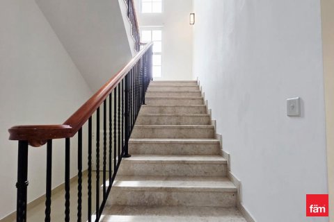 Villa en Al Barsha, Dubai, 5 dormitorios, 735.8 m², № 95418 - foto 10