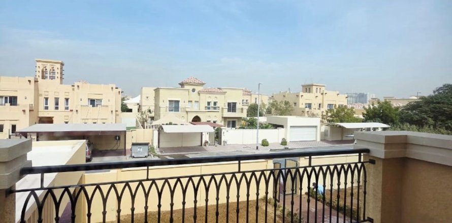 Villa en Al Barsha, Dubai, 5 dormitorios, 735.8 m², № 95418