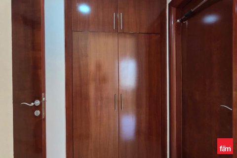 Villa en Al Barsha, Dubai, 5 dormitorios, 735.8 m², № 95418 - foto 2