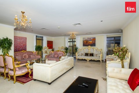 Apartment in Dubai 4 bedrooms, 524.3 sq.m. № 53171 - photo 1