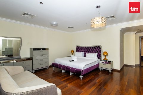 Apartment in Dubai 4 bedrooms, 524.3 sq.m. № 53171 - photo 9