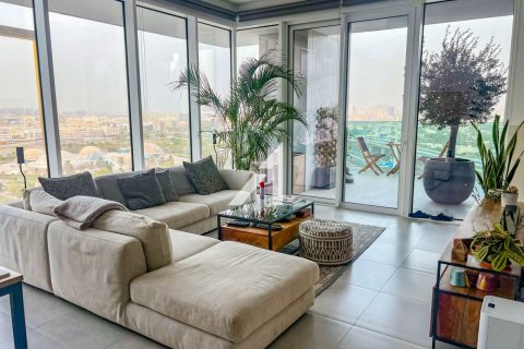 Снять в аренду квартиру в Аль-Кифафе, Дубай: 2 спальни, 133.7м², № 70943 - фото 1