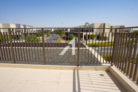 Снять в аренду таунхаус в Дубае: 3 спальни, 129.9м², № 70941 - фото 24