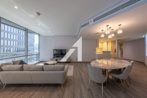 Снять в аренду квартиру в Дубае: 2 спальни, 158.1м², № 70945 - фото 1