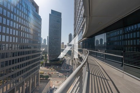 Снять в аренду квартиру в Дубае: 2 спальни, 158.1м², № 70945 - фото 8