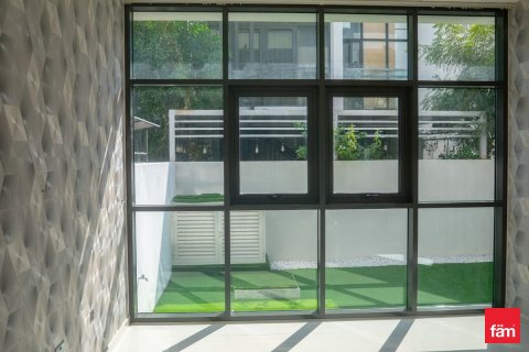 Adosado en Dubai, 3 dormitorios, 151.8 m², № 83487 - foto 1
