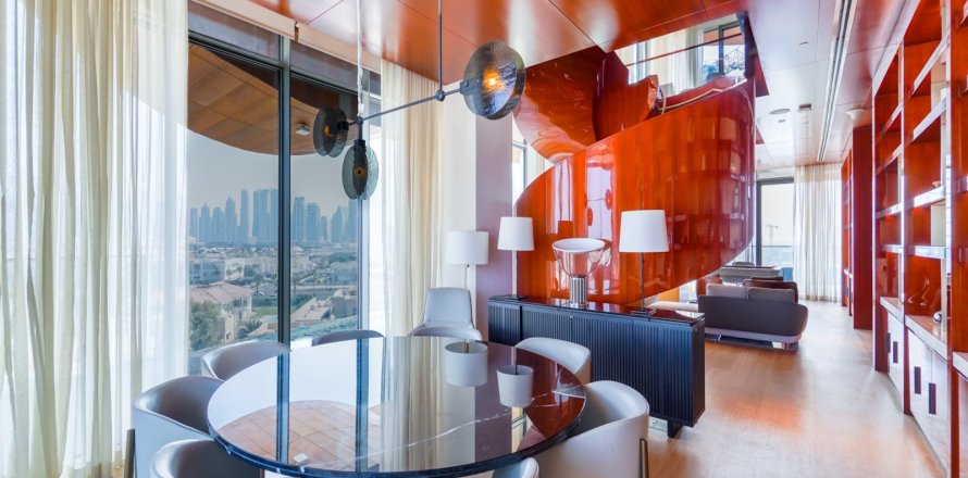 Ático en Jumeirah, Dubai, 6 dormitorios, 1405 m², № 100376