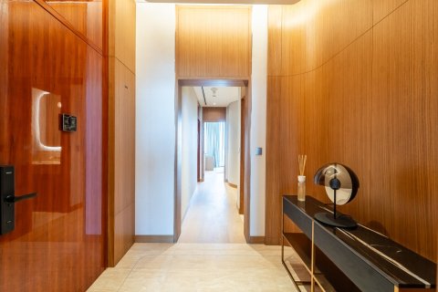 Apartment in Jumeirah, Dubai 3 bedrooms, 262 sq.m. № 100370 - photo 16