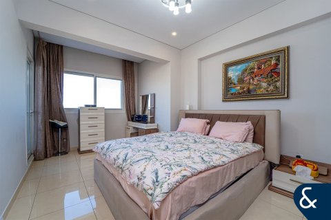 Apartamento en Living Legends, Dubai, 3 dormitorios, 168 m², № 78683 - foto 1