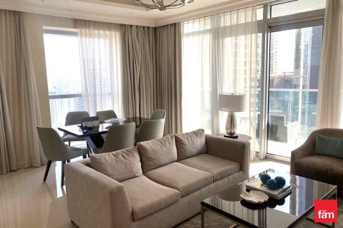 Снять в аренду квартиру в Даунтаун Дубай (Даунтаун Бурдж Дубай), Дубай: 2 спальни, 134.9м², № 90668 - фото 2