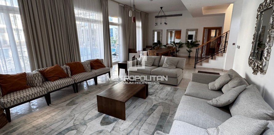 Villa en Palma Residences, Palm Jumeirah, Dubai, 4 dormitorios, 346 m², № 15562