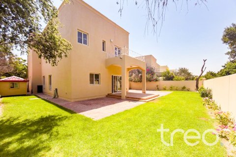 Villa en Meadows, Dubai, 4 dormitorios, 568.57 m², № 119785 - foto 11