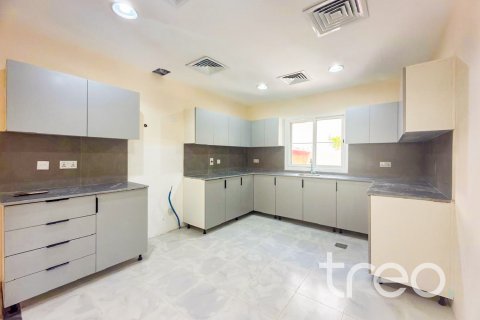 Villa en Meadows, Dubai, 4 dormitorios, 568.57 m², № 119785 - foto 2
