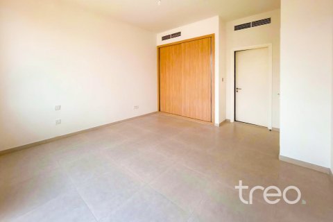 Снять в аренду таунхаус в Дубае: 4 спальни, 339.56м², № 119791 - фото 12