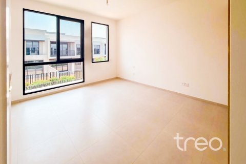 Снять в аренду таунхаус в Дубае: 4 спальни, 339.56м², № 119791 - фото 11