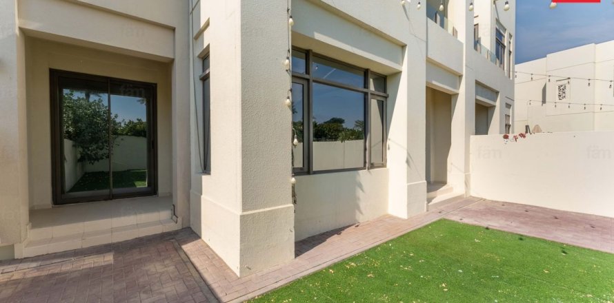 Таунхаус в Риме, Дубай, студия, 291.2м², № 94734