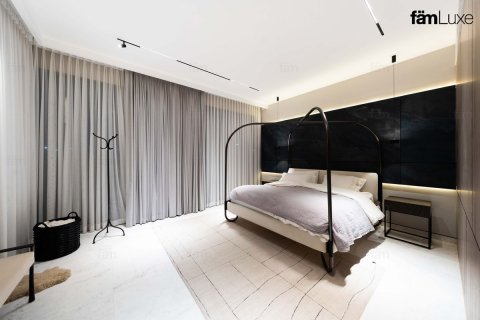 Villa in Tilal Al Ghaf, Dubai 5 bedrooms, 619 sq.m. № 94733 - photo 12